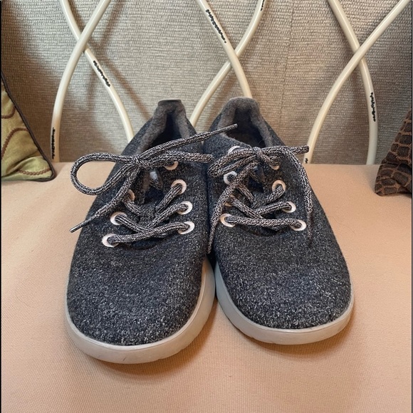 Allbirds Woman’s Wool Runners in Natural‎ Grey (Light Grey Sole) Size 8 - Picture 4 of 9
